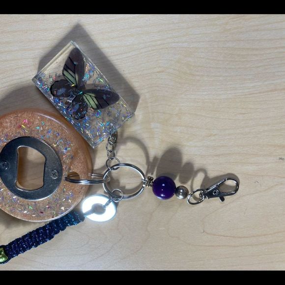 Bottle opener keychain - Picture 10 of 17